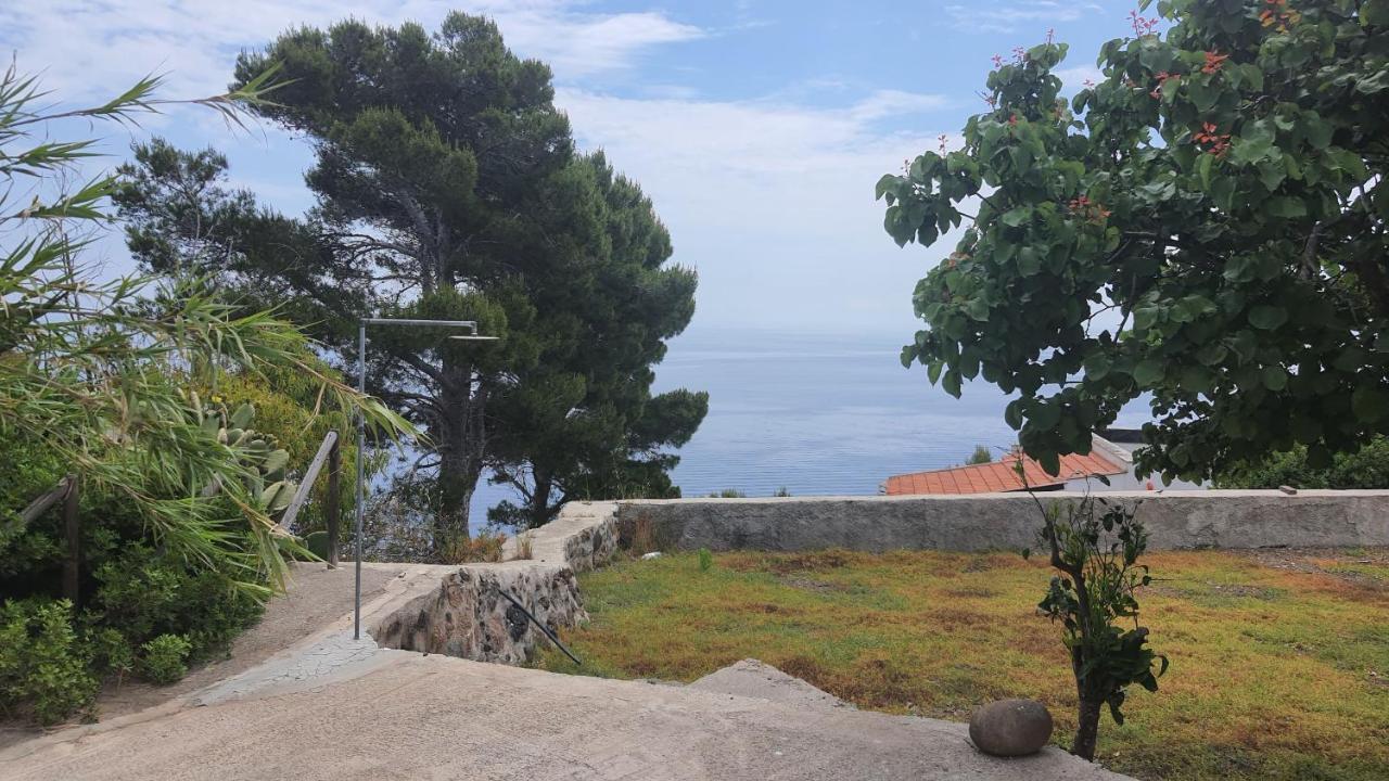Sotto La Torre E Sopra Il Porticciolo Hotel Isola di Ustica Exterior foto